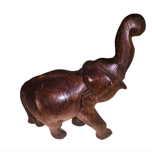 Wooden elephant - Picture 2 of 2